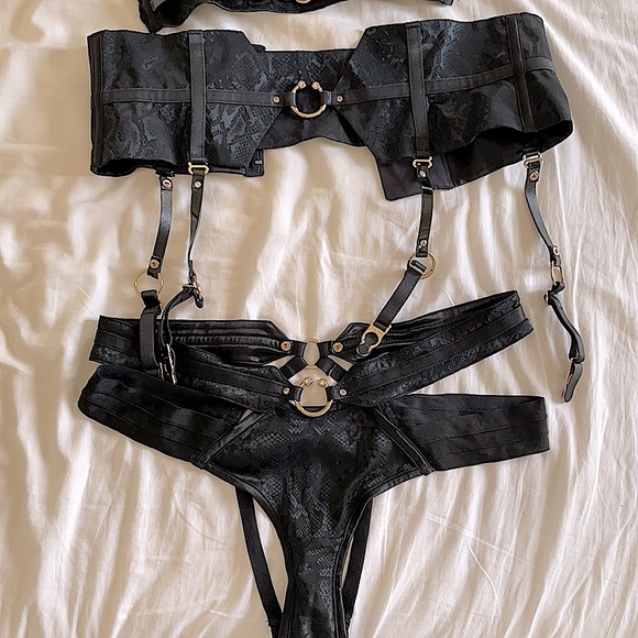 Honey Birdette and KissKill lingerie set - Picture 3 of 6